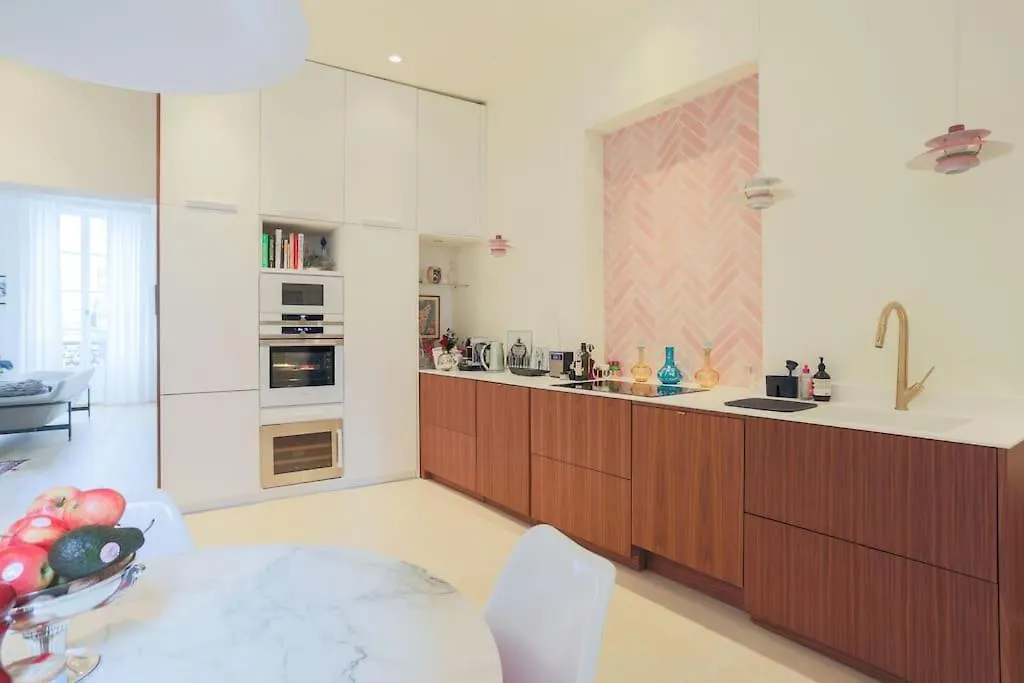 Chic Flat Place Des Vosges Paris Apartment